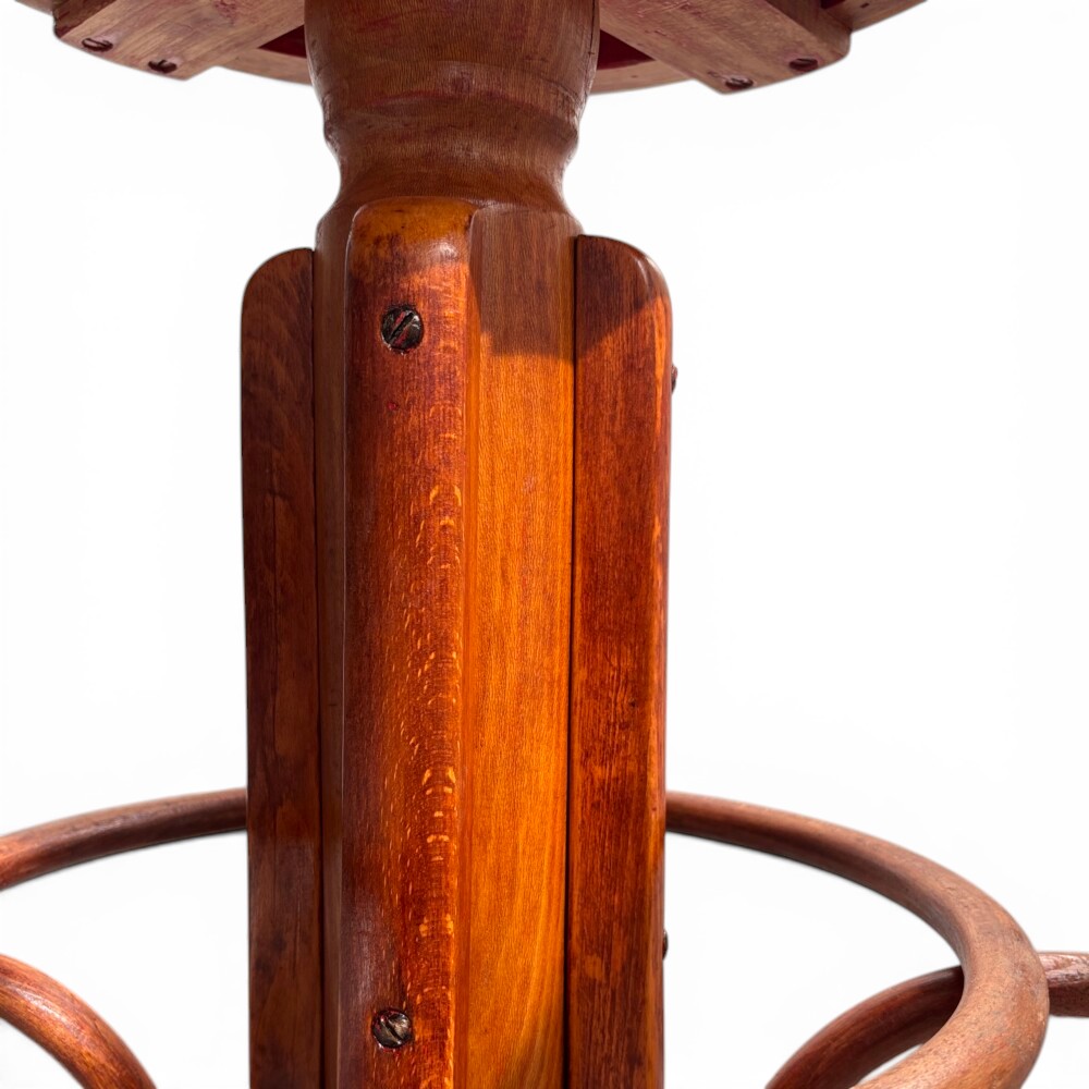 sgabello in legno vintage regoalbile in stile thonet