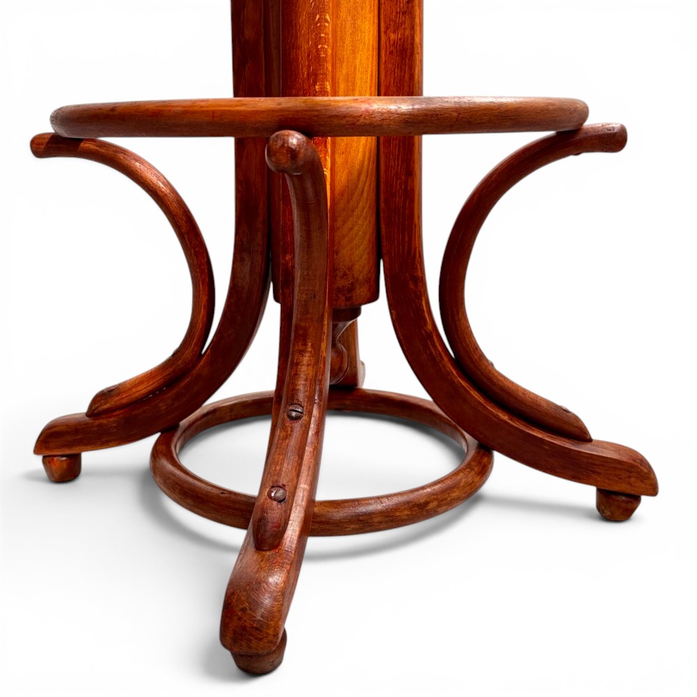 sgabello in legno vintage regoalbile in stile thonet