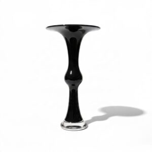 Vaso Qing II nero lucido di Vittorio Locatelli per Driade, con base trasparente e forma scultorea